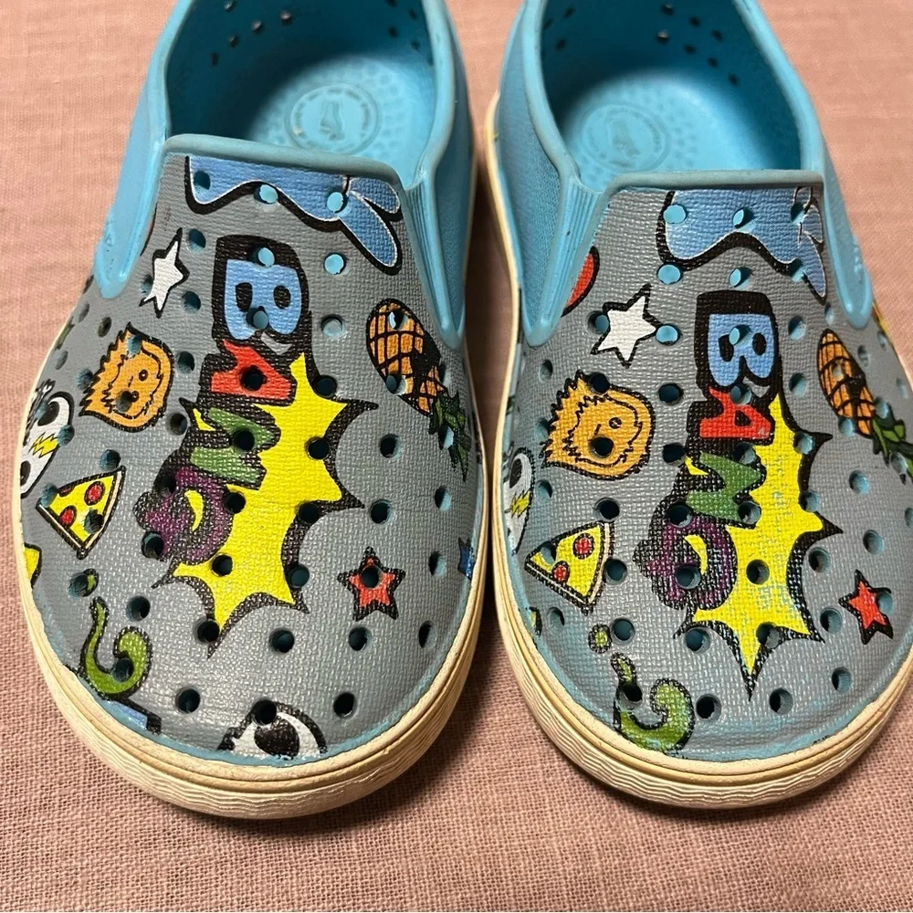 Native Kids Graphic Slip-On Shoes - Gray and Blue Mikes Print Size 8